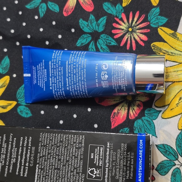 Dr. Brandt Vacuum Cleaner Pore Purifying Mask - Picture 5 of 11